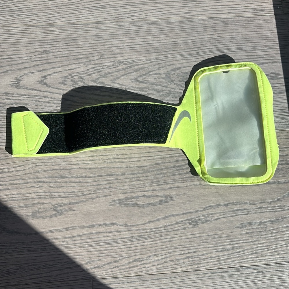 Nike lime running phone armband